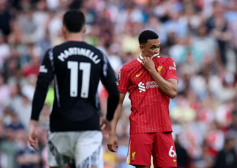 Liverpool y Arsenal firman un empate vibrante 2-2 en Anfield marcado por goles, remontada y polémica
